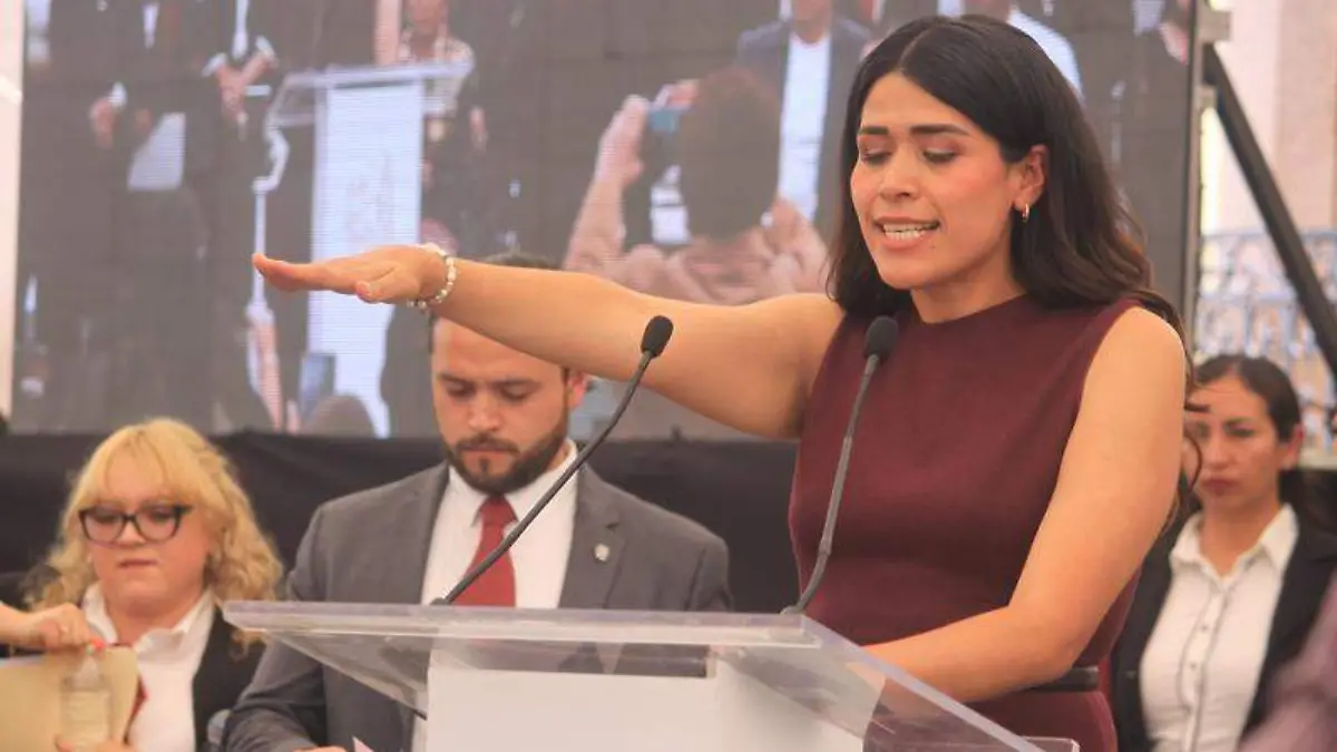 Diana Torrejón toma de protesta